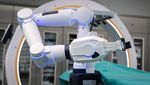 Canggih! Dokter Bedah di Jerman Lakukan Operasi dengan Lengan Robot