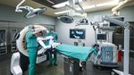 Canggih! Dokter Bedah di Jerman Lakukan Operasi dengan Lengan Robot