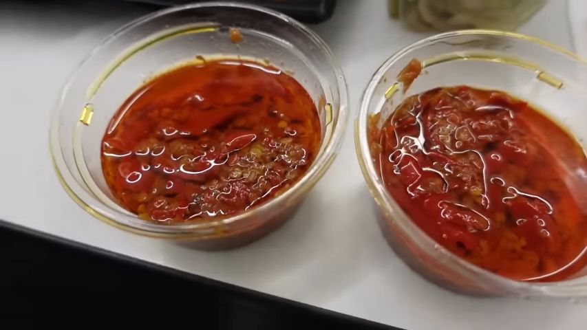 YouTuber Ini Eksperimen Makanan Jepang yang Enak Dicocol Sambal