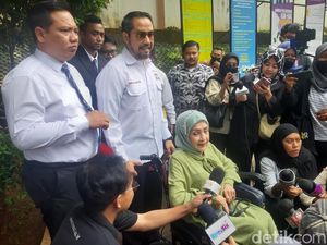 Ibunda Sebut Ferry Irawan Pernah Dikunci di Kamar oleh Venna Melinda
