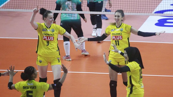 Gresik Petrokimia Pupuk Indonesia melawan Jakarta Elektrik PLN dalam Proliga 2023 seri Jogja di GOR UNY, Kamis (16/2/2023).