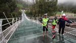 Ada Jembatan Kaca di Bromo, Berani Lewati?