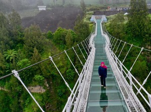 Akan Diresmikan, Jembatan Kaca Bromo Apakah Aman?