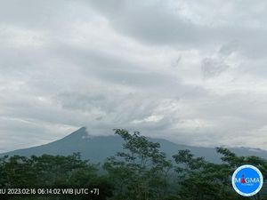 Gunung Semeru Terjadi 17 Kali Erupsi Disertai Letusan Dalam 6 Jam