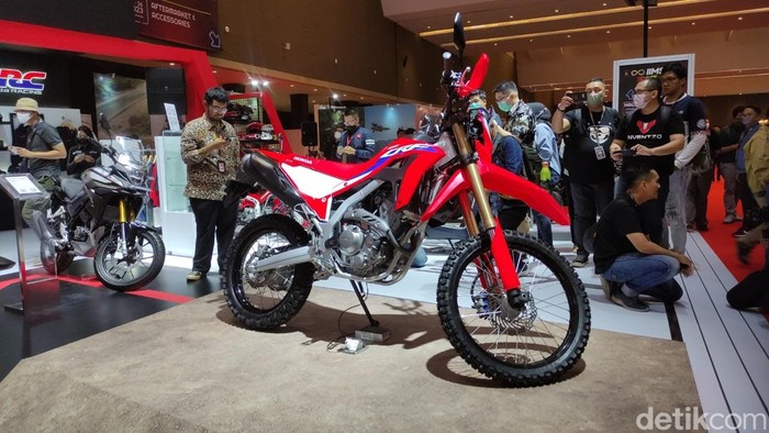 Honda CRF250L meluncur di IIMS 2023.