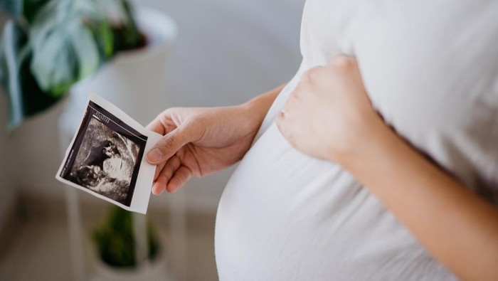 Ilustrasi Ibu Hamil Baby Bump