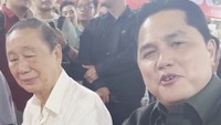 Ayah 4 anak ini semangat mengunjungi festival kuliner di Singkawang pada awal Februari 2023. Ia mencicipi bubur pedas, salah satu makanan khas Singkawang.