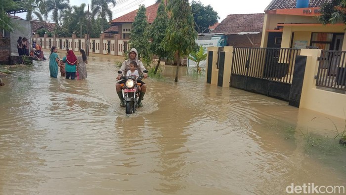 Kondisi banjir dan dampaknya di Mejobo, Kudus, Kamis (16/2/2023).