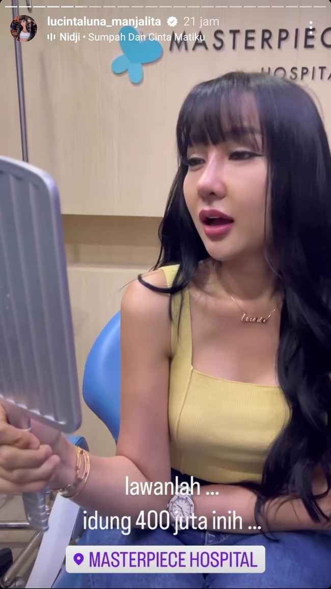 Melalui salah satu unggahan di Instagram Story miliknya, Lucinta membeberkan jika harga operasi plastik untuk hidungnya itu mencapai Rp 400 juta. lawanlah... idung 400 juta inih.. tulis Lucinta. Foto: Instagram/@lucintaluna_manjalita