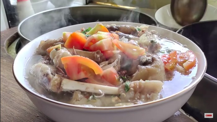 Mantan karyawna hotel sukses juialan sop kepala kambing