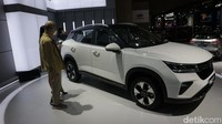 Alvez memiliki arti All At Once dalam bahasa Inggris yang melambangkan sebuah perpaduan antara desain eksterior yang stylish, interior yang modern, serta inovasi teknologi berkendara di dalam satu produk SUV. Sejalan dengan hal tersebut, Wuling pun menyematkan tagline Style & Innovation in One SUV pada Alvez.