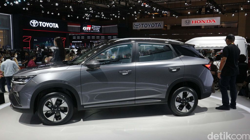 Wuling merilis SUV compact Alvez di IIMS 2023, Kamis (16/2/2023). Menariknya mobil yang sudah dirakit lokal ini dibanderol mulai Rp 209 juta.