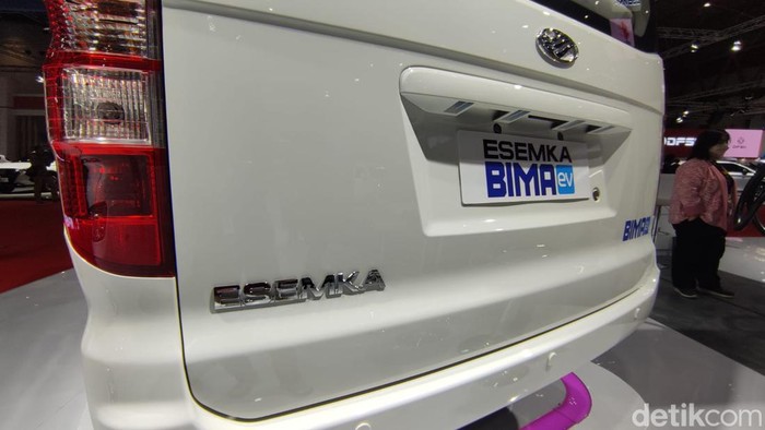 Mobil listrik Esemka Bima EV di IIMS 2023.