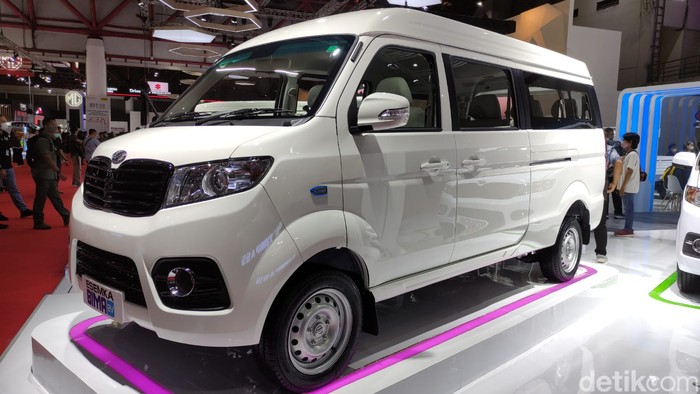 Mobil listrik Esemka Bima EV di IIMS 2023.