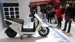 Momen Jokowi Naik Motor Listrik Honda di IIMS 2023