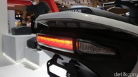 Menurut Thomas, motor listrik Honda EM1 e bukan merupakan produk siap jual. Sebab, ada sejumlah bagian yang kemungkinan akan berubah. Semua itu, kata dia, tergantung bagaimana respons konsumen di pameran IIMS 2023.