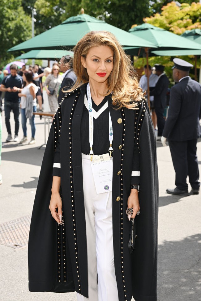 Dalam kesehariannya Natasha menjabat sebagai Direktur Eksekutif di perusahaan vaksin, Serum Institute of India , milik ayah mertuanya, Cyrus Poonawall. Sang mertua masuk dalam daftar 100 orang terkaya di India yang dirilis Forbes pada 2022 dengan kekayaan diperkirakan mencapai US$ 24,3 miliar. Foto: Getty Images