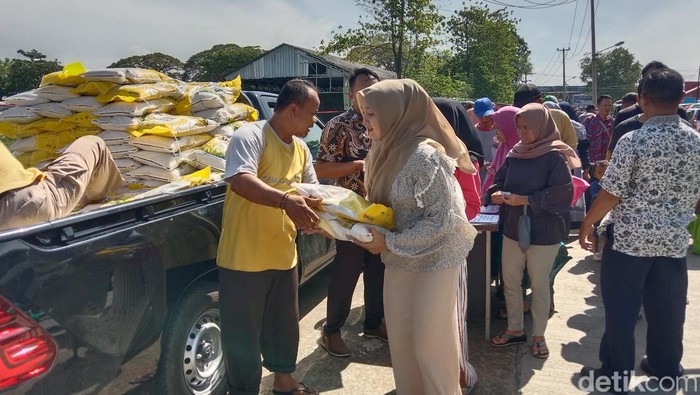Operasi pasar beras murah.