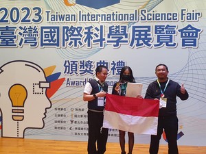 Siswi SMAN 5 Surabaya Juara 1 Taiwan International Science Fair 2023