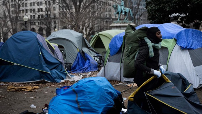 WASHINGTON, DC - FEBRUARY 15:  Belongings that occupants have left behind are seen as the National Park Service clear the homeless encampment at McPherson Square on February 15, 2023 in Washington, DC. The National Park Service, under the request of the DC government, cleared the largest homeless encampment in the city that was once occupied by about 70 people.  (Photo by Alex Wong/Getty Images)