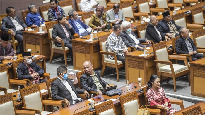 RAPAT PARIPURNA PENUTUPAN MASA SIDANG DPR Sejumlah anggota DPR mengikuti Rapat Paripurna ke-17 Masa Persidangan III Tahun Sidang 2022-2023 di Kompleks Parlemen, Senayan, Jakarta, Kamis (16/2/2023). Rapat Paripurna tersebut dalam rangka penutupan Masa Persidangan III Tahun Sidang 2022-2023.
