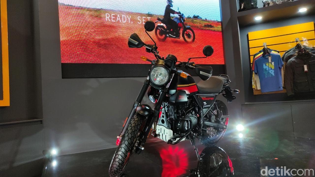 Royal Enfield Scram 411 di IIMS 2023.