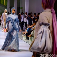 Baju Lebaran 2023 dari Rya Baraba ini didominasi warna-warna pastel.