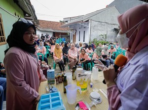 Relawan Ganjar Latih Ibu-ibu di Bogor Cara Membuat Sabun Natural