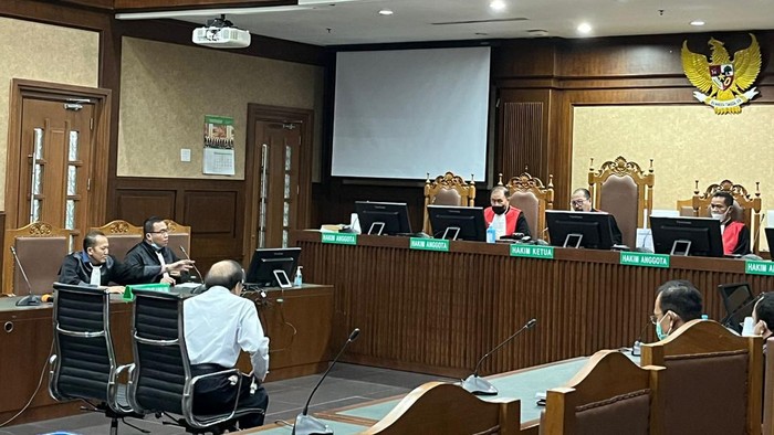 Sidang Pleidoi Surya Darmadi