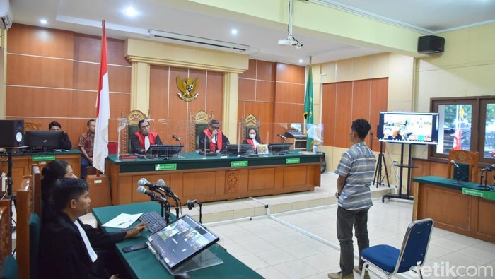 Sopir truk batu bara yang disidang karena langgar perda lalu lintas