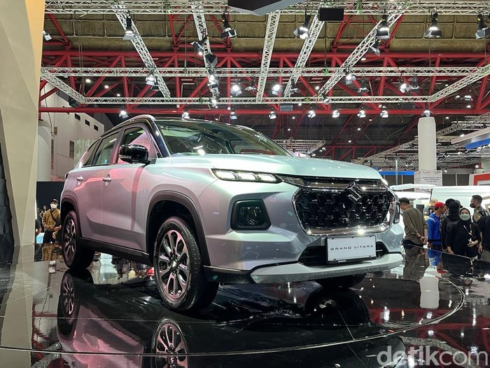 Suzuki Grand Vitara Resmi Meluncur di Indonesia, Pakai Mesin Hybrid.