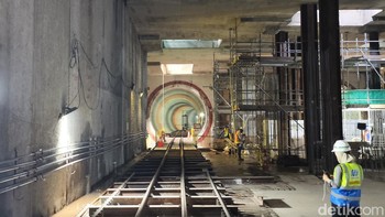 Penampakan pembangunan rel. Foto: Adi Fida Rahman/detikINET