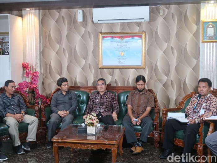 Tim Pengkaji Fakultas Teknik UGM saat memberikan keterangan di kompleks Parasamya Bantul, Kamis (16/2/2023).