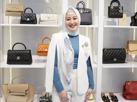 Trisha Chas pemilik brand ready to wear Zeta Prive, Zeta Bags dan Zeta Scarves.