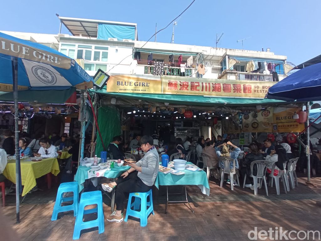 Walking tour di Pulau Cheung Chau yang tidak ada mobil satupun di Hong Kong,