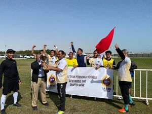 Trofeo IATMI FC Sarana WNI di Qatar Rayakan Hari Olahraga