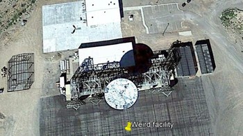 Ada fasilitas mencurigakan di dekat White Sands. Foto: soxoz via Bored Panda