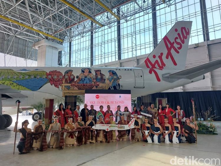 Ada 4 Wanita Toba Terbang di Pesawat AirAsia