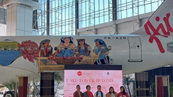 AirAsia luncurkan pesawat bercorak Danau Toba