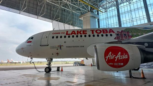 AirAsia luncurkan pesawat bercorak Danau Toba