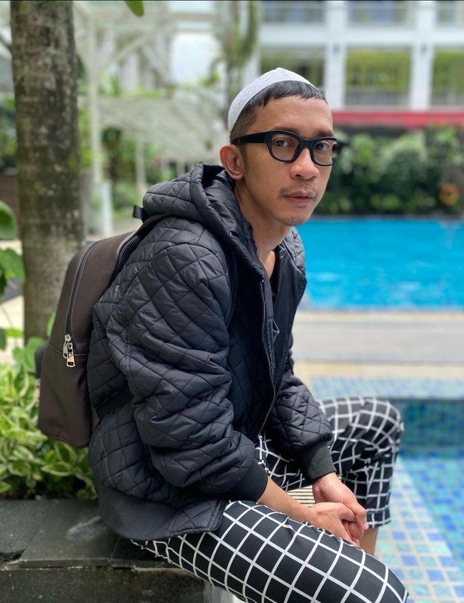 Penampilan baru Aming pun sontak mencuri atensi dari kalangan sesama artis dan para netizen. Tak sedikit yang memuji dan mendukung penampilan baru Aming tersebut. Foto: Instagram/@amingisback