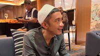 Aming juga menarik perhatian karena pecil di kepalanya. Foto: Instagram/@amingisback