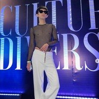 Aming memang dikenal akan gayanya yang nyentrik dan berani. Baru-baru ini penampilannya jadi sorotan karena terlihat berbeda dari biasanya. Foto: Instagram/@amingisback