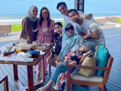 Usai Jalani Operasi, Mama Amy Ajak Cucu Kulineran ke Bali
