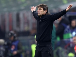 Conte Absen Latih Tottenham, Tanda Segera Pergi?