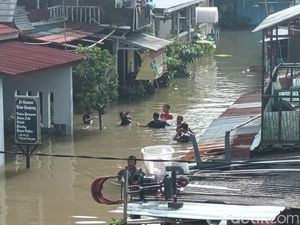 Gibran Siap Ganti Dokumen Warga yang Rusak Akibat Banjir: Laporkan Saja