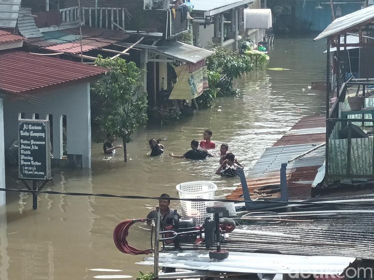 Potret Kondisi Terkini Banjir Parah di Solo