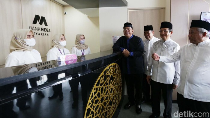 Bank Mega Syariah Buka KCP di Masjid Istiqlal PT Bank Mega Syariah membuka kantor cabang pembantu (KCP) di areal Masjid Istiqlal, Jakarta Pusat. KCP ini untuk memberikan pelayanan optimal pada nasabah.