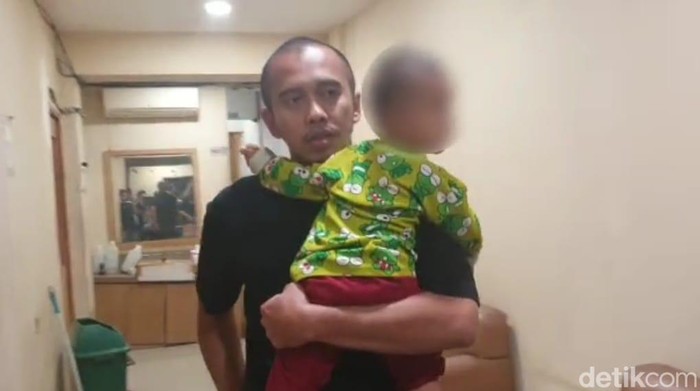 Bayi bos ayam goreng diculik usai ibunya dibunuh di Bekasi.