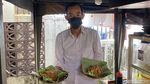 Potret Penjual Mi Anglo Bandung yang Viral gegara Mirip Jokowi
